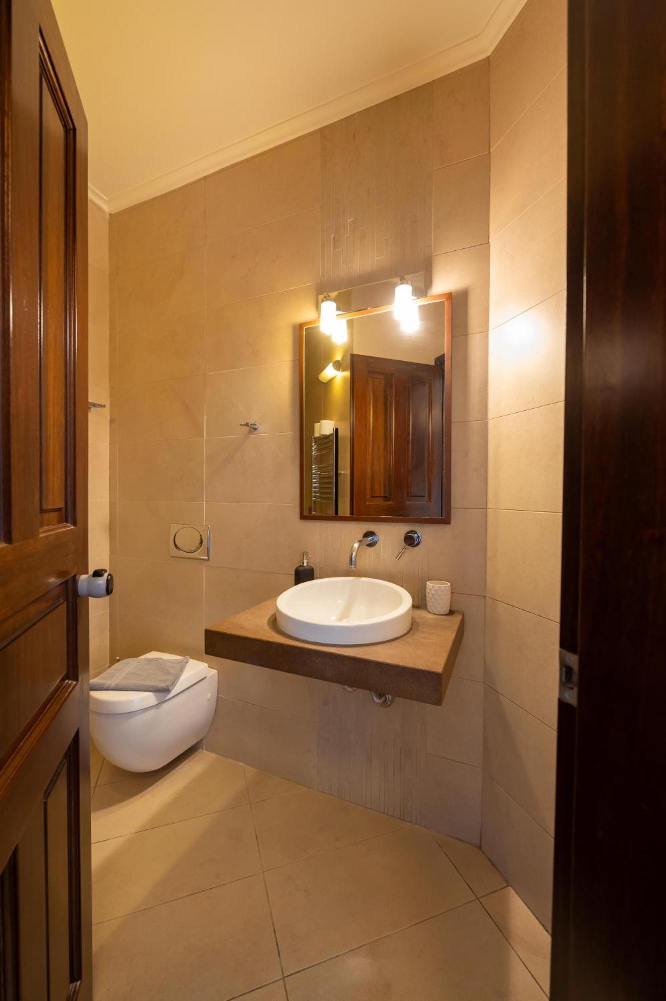 La Boheme Hotel Гитио Екстериор снимка