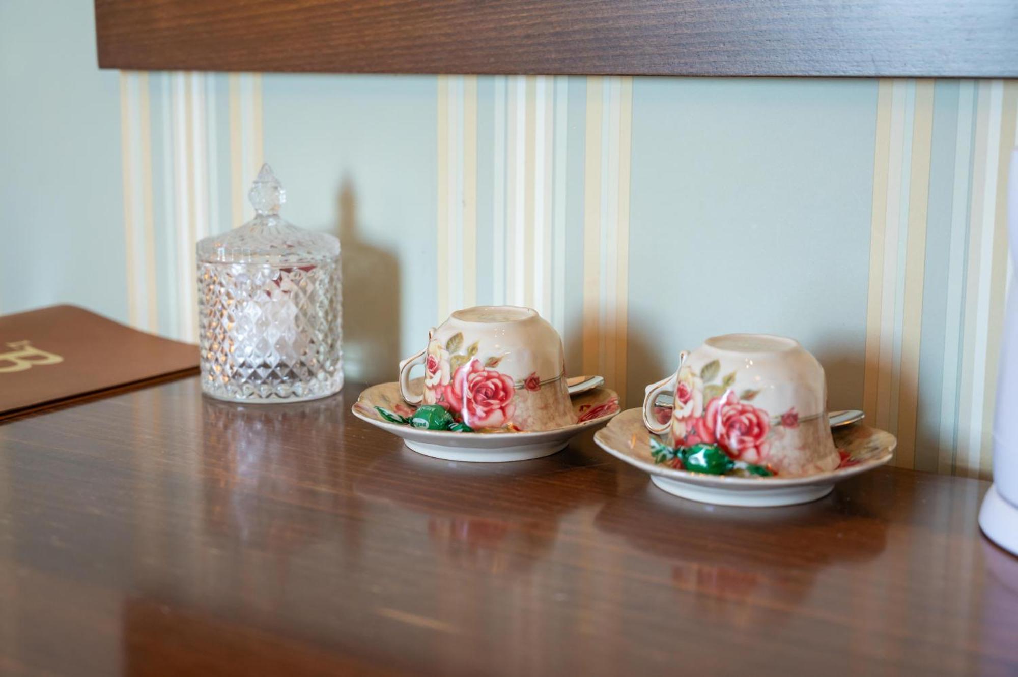 La Boheme Hotel Гитио Екстериор снимка