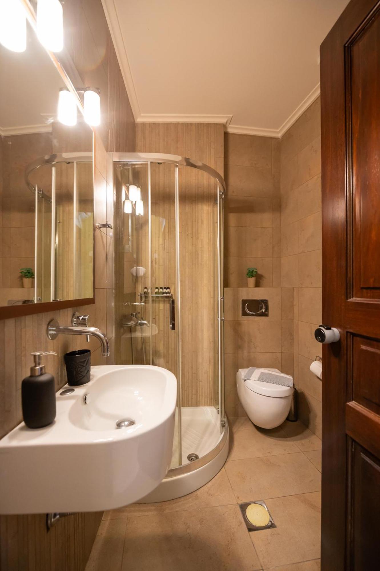 La Boheme Hotel Гитио Екстериор снимка
