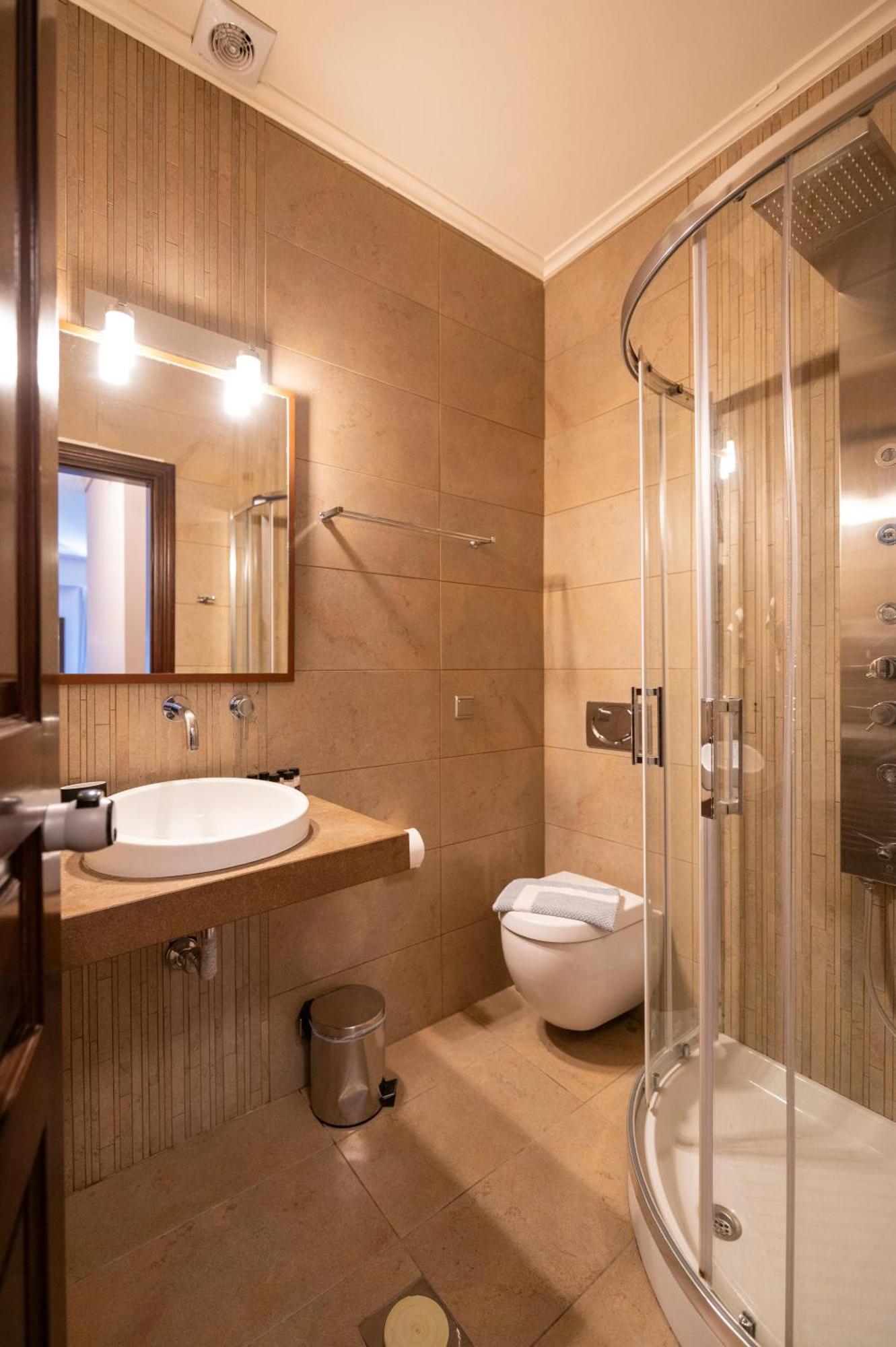 La Boheme Hotel Гитио Екстериор снимка