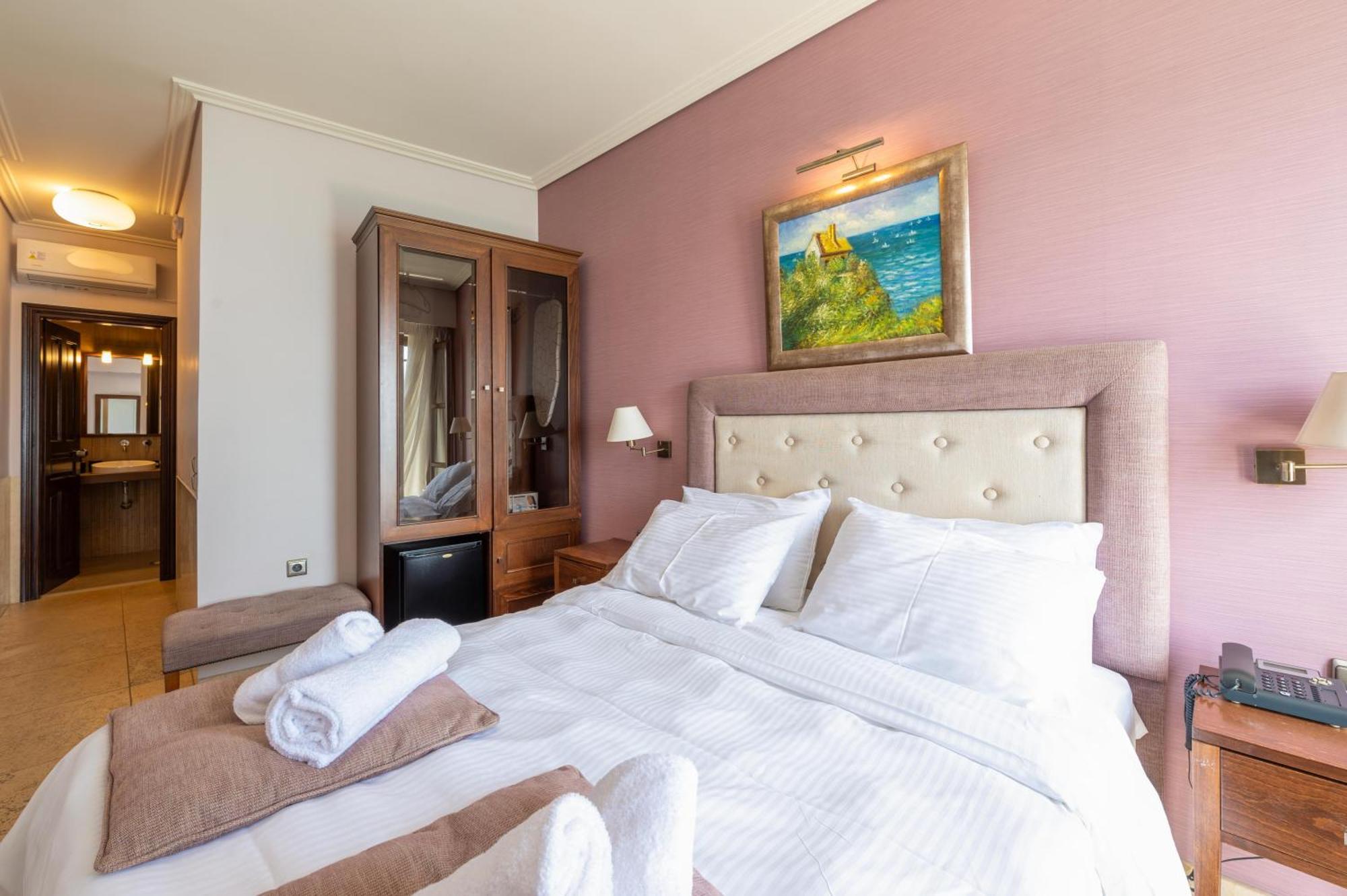 La Boheme Hotel Гитио Екстериор снимка